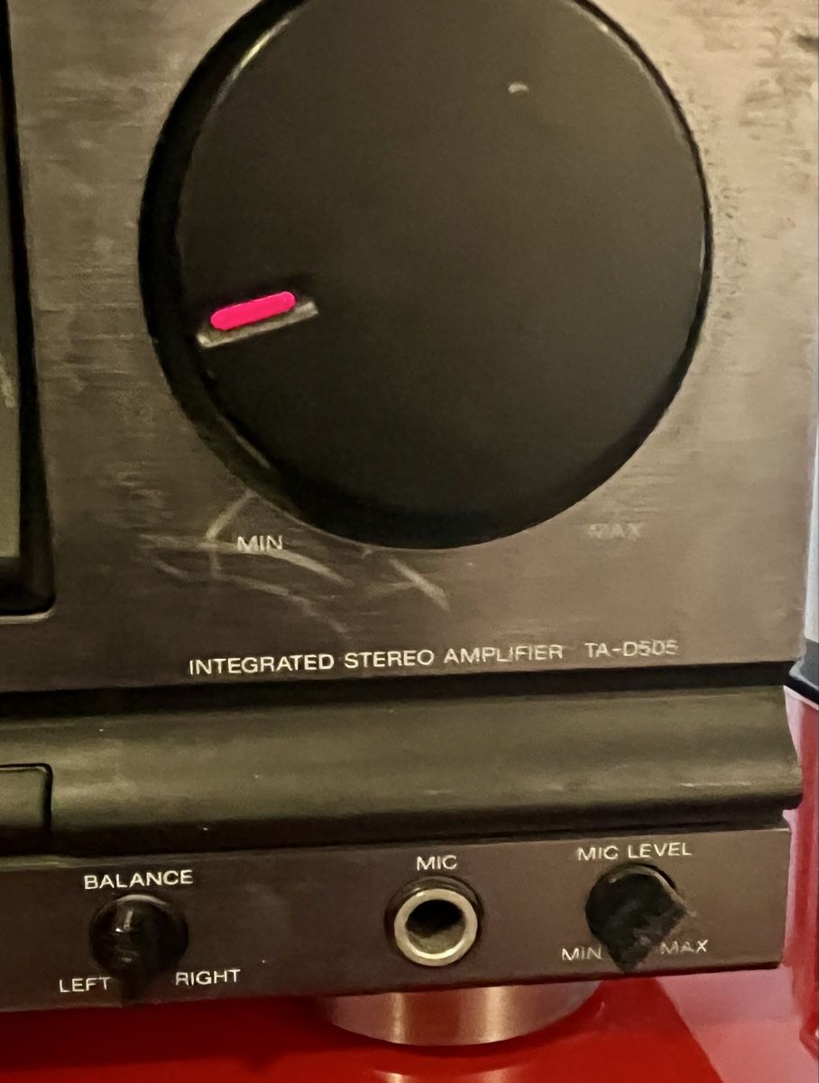 NorStone Wandhalterungen: Norstone Hi-Fi Rack/CD-Player/Verstärker/Plattenspieler – Gebraucht aus Hunzenschwil von Madachica 6