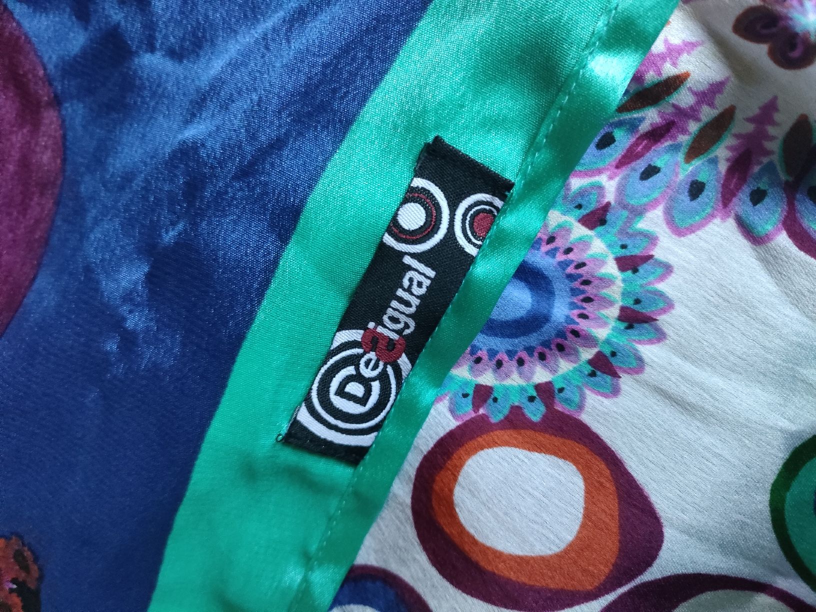 Desigual Foulard & Sciarpe: Desigual Seidentuch  – Nuovo (secondo la descrizione) da Scheunen venduto da klare2 1