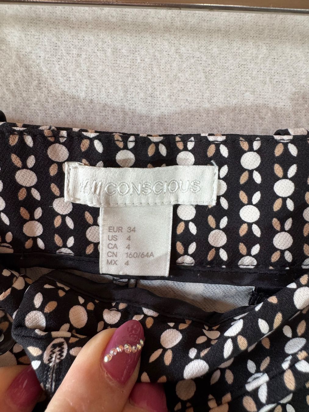H&M Pantaloni: Stoffhose von H&M Gr. 34 – Usato da Grosswangen venduto da second_hand_dress 4