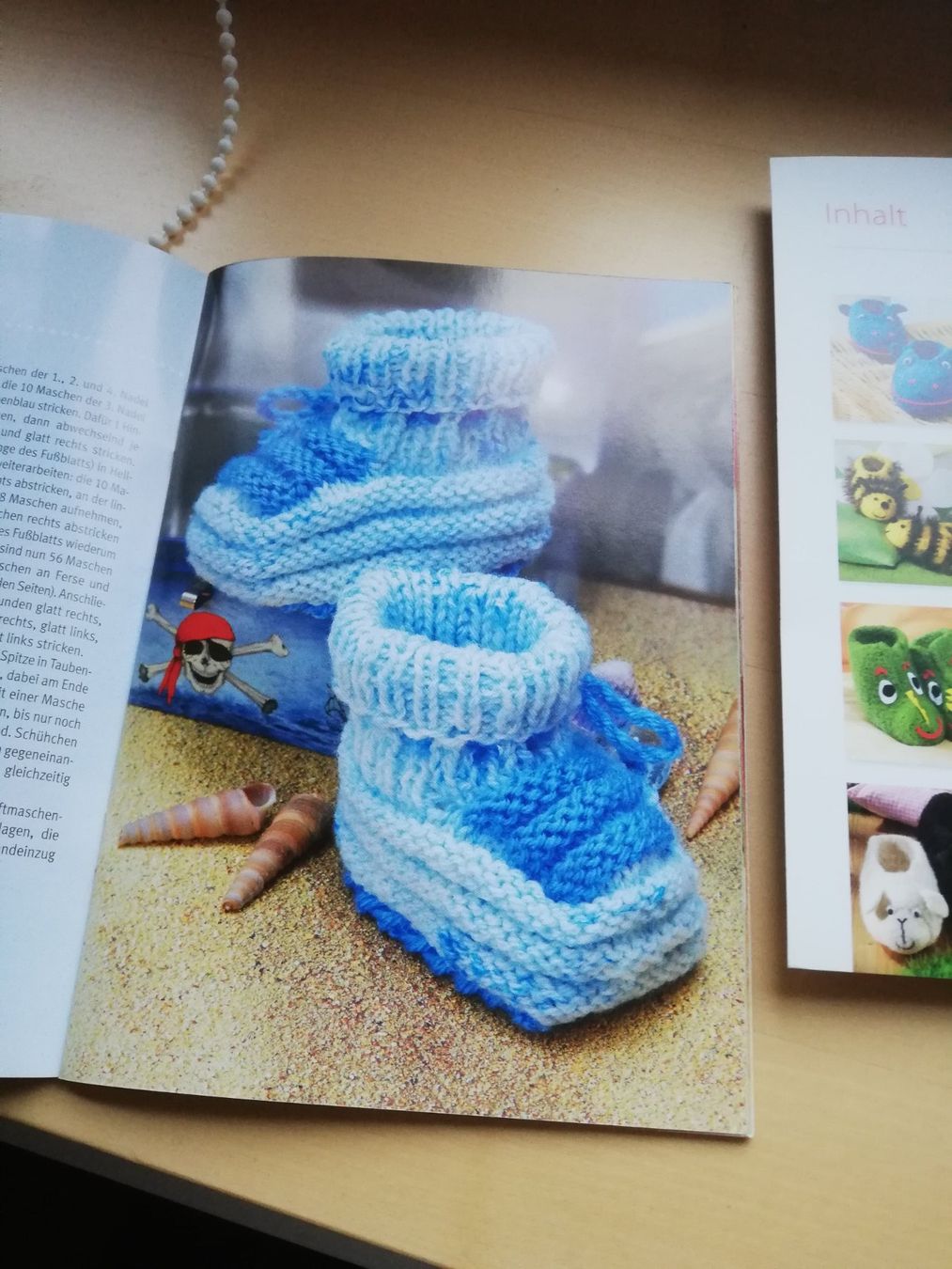 Libri: 2 Hefte Babyschuhe häkeln und stricken – Usato da Abtwil SG venduto da Tonisberg 1