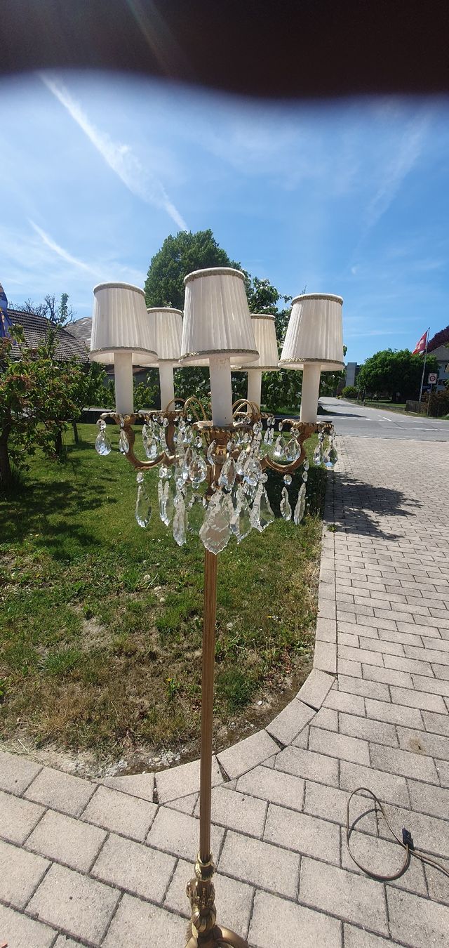 Lampade: Antike Stehlampe – Usato da Utzenstorf venduto da Filetto 6