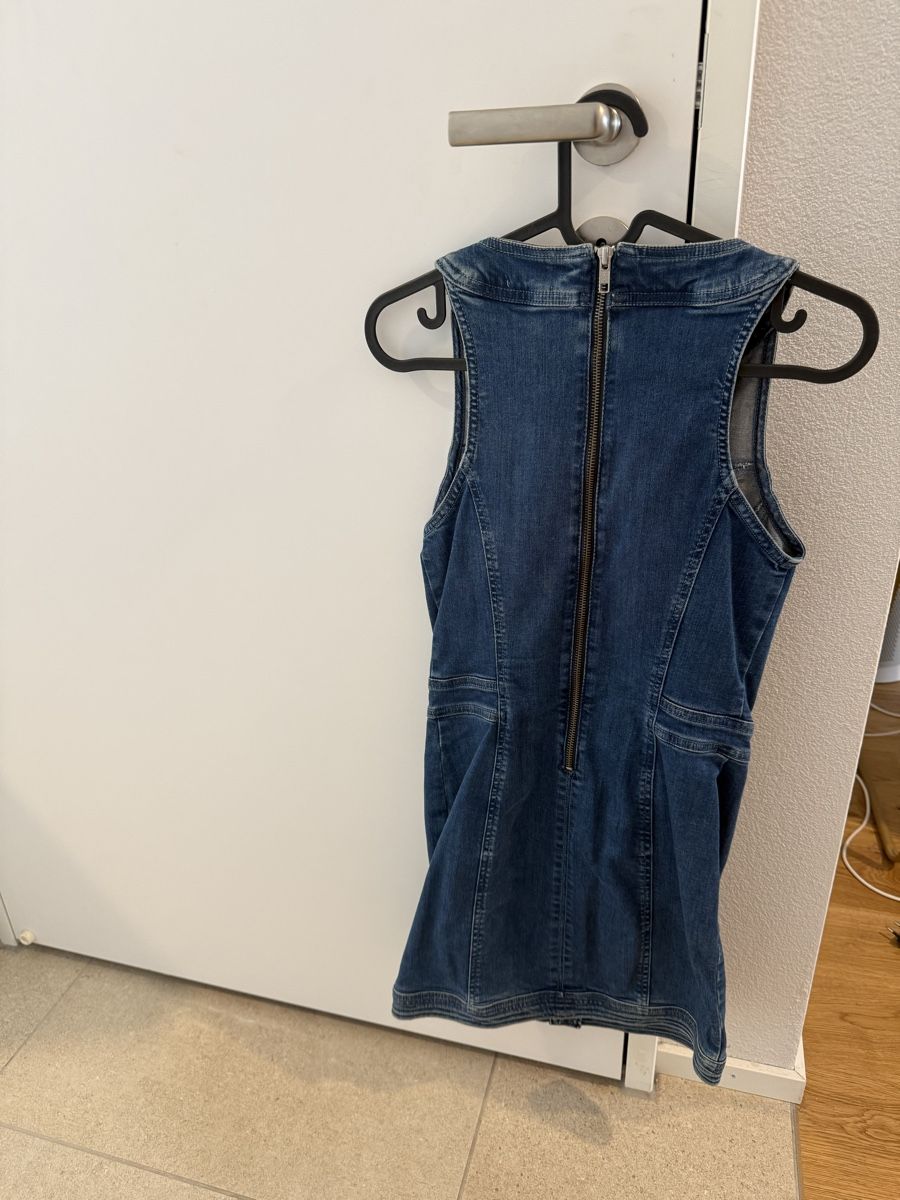 Guess Vestiti: GUESS JEANS DRESS – Usato da Horgen venduto da Jasmin_Ste96 1