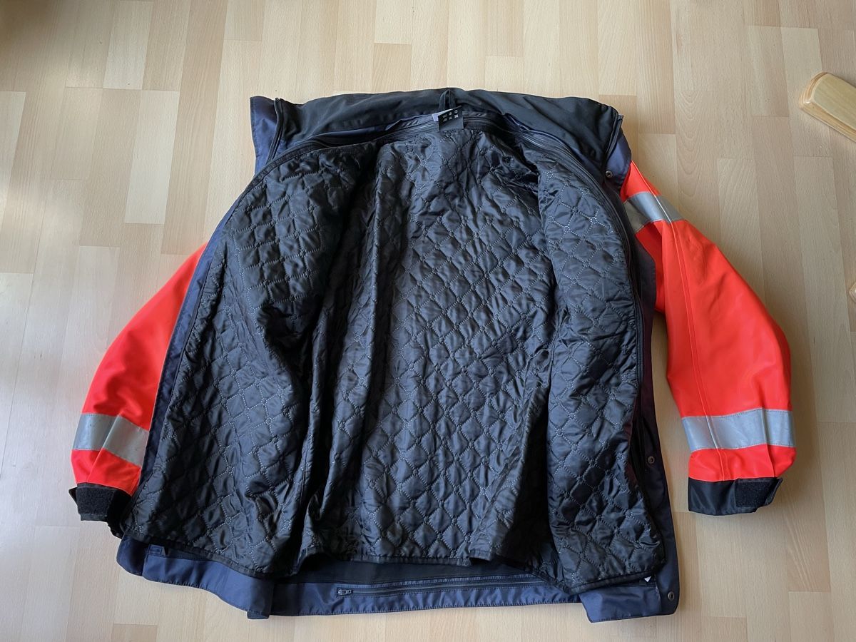 Jacken: Sicherheits/Rettungsjacke  – Gebraucht aus Wila von Lokelo 4