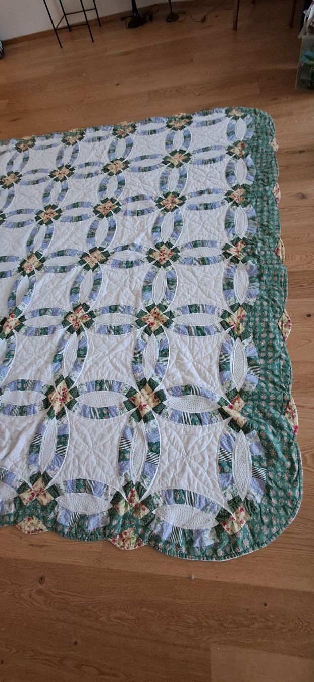 Coperte: Sehr grosser, handgemachter Patchwork Quilt, L 238cm B 220cm – Usato da Chur venduto da Okapi77 1
