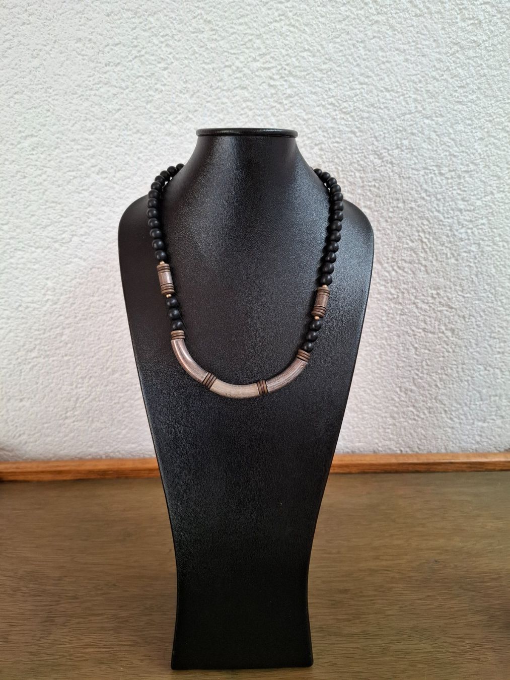 Catenine: Collier Ethnique - Perle et bois – Usato da Meinier venduto da Gattuso22 1