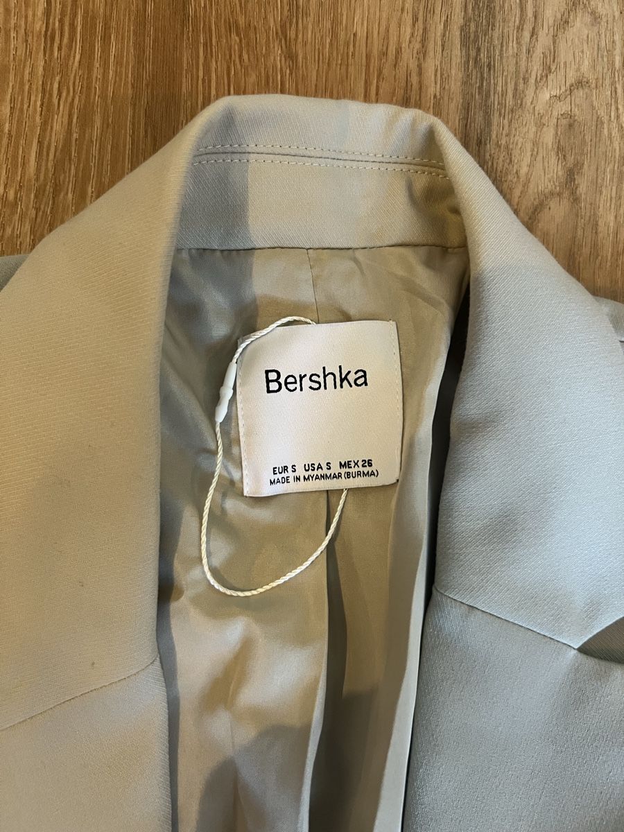 Bershka Vestes: Kurzer beige Blazer – Neuf (Voir description) à Adliswil par aysis61 1