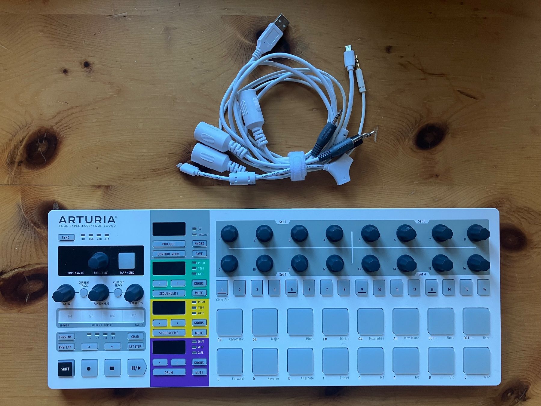 Systèmes de contrôle: Arturia BeatStep Pro Kontrollsystem fast ungebraucht – D'occasion à Davos Platz par ButterDean