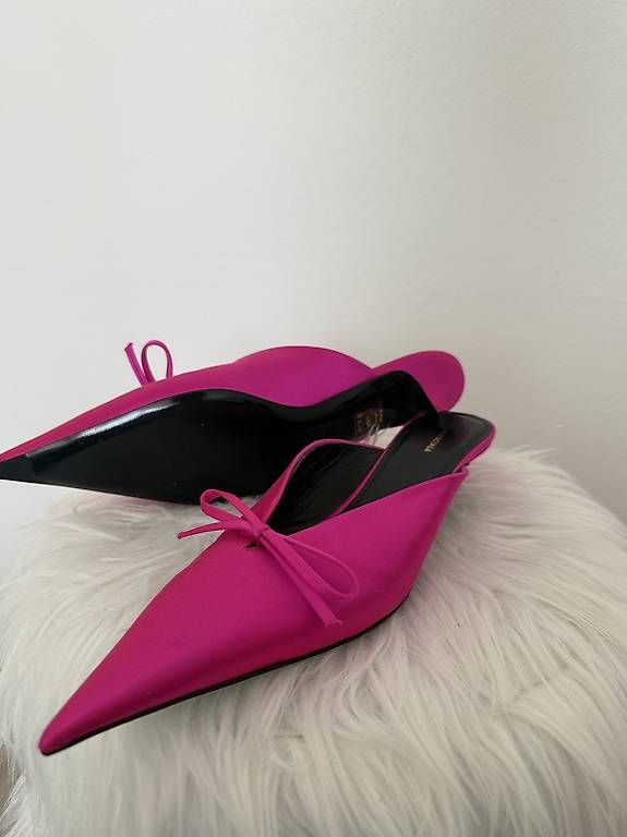 Scarpe da donna: PINK BALENCIAGA MULES MIT SCHLEIFE – Usato da Oberwil b. Zug venduto da Andjola 3