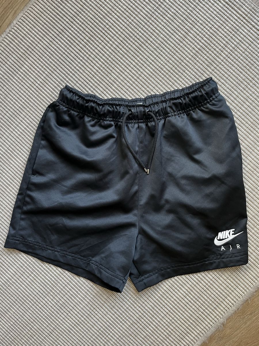 Nike Pantaloni: Short Nike Air noir - Taille S – Nuovo (secondo la descrizione) da Hauterive NE venduto da Lipal