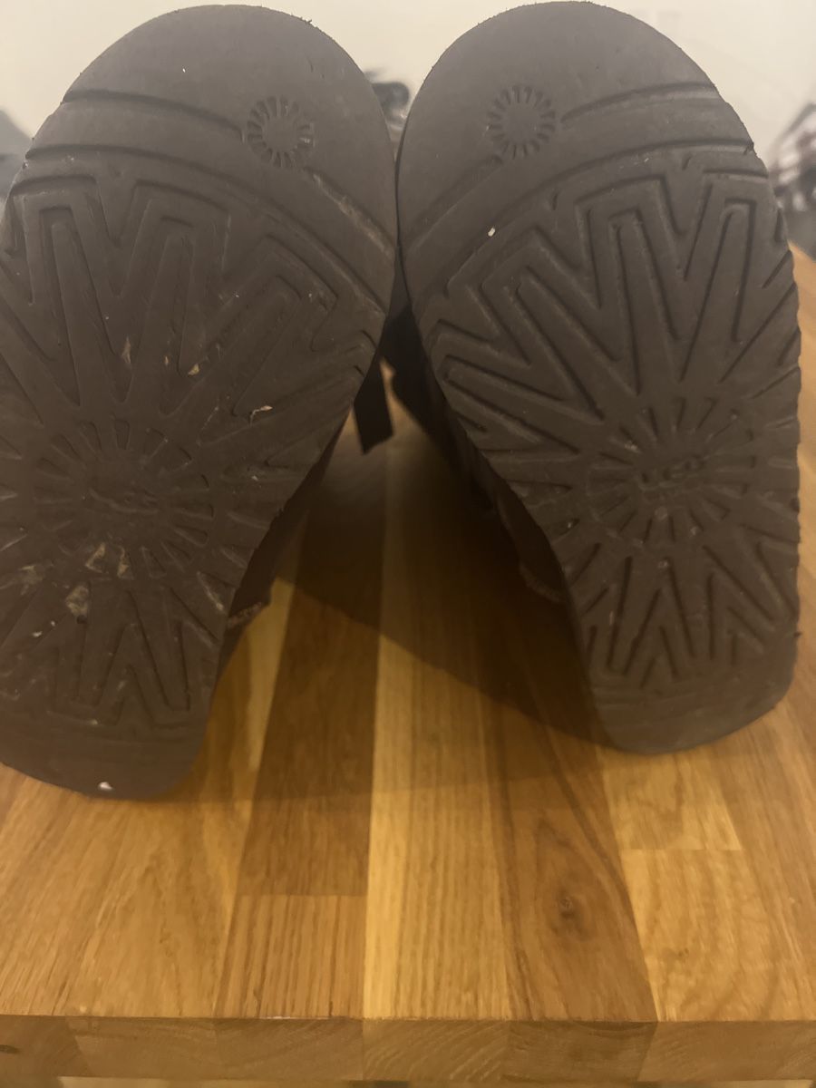 Ugg Scarpe da donna: JOLIE BOTTES UGG – Usato da Brügg BE venduto da traindenuit 2