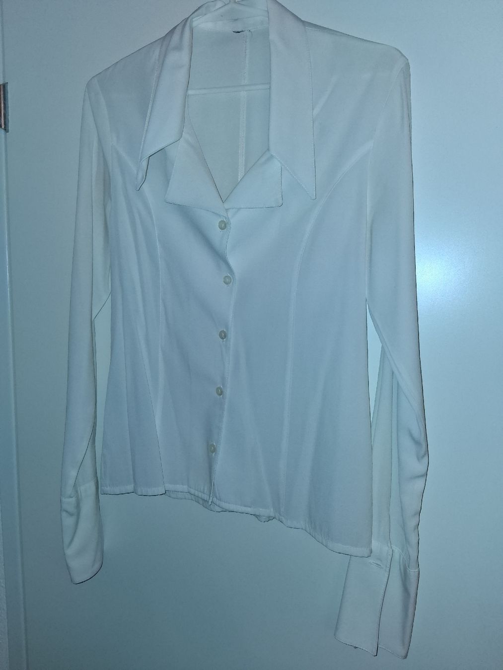 Blusen: weisse Bluse elegant Gr.36/S – Gebraucht aus Zürich von Leders