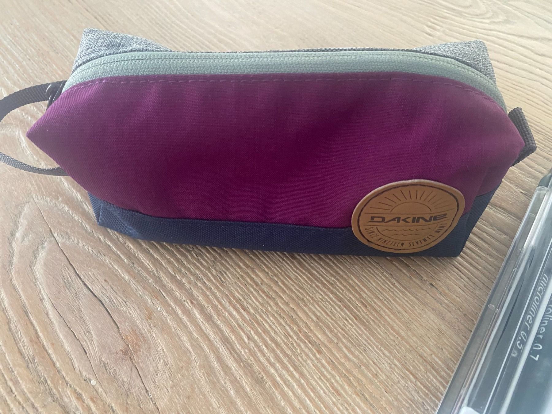 Dakine Astucci : DAKINE Etui und Zirkel-Set – Usato da Bonstetten venduto da VCLS 1