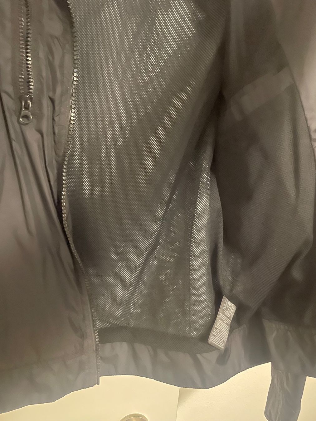 Guess Giacche: Guess Herrenjacke Grösse L – Usato da Dietlikon venduto da nelden 2