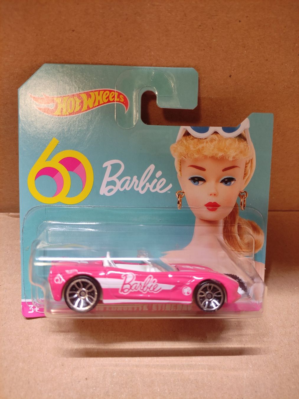 Hot Wheels Modellini d'auto: Hot Wheels '14 Corvette Stingray - Barbie  2019 – Nuovo (secondo la descrizione) da Basel venduto da hotwheeler70