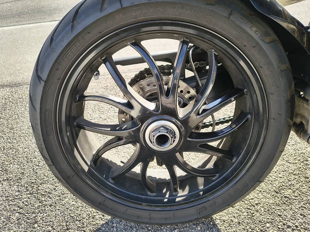 Strada: Speed triple 1050 pots Arrow – Usato da Biel/Bienne venduto da Djai 1