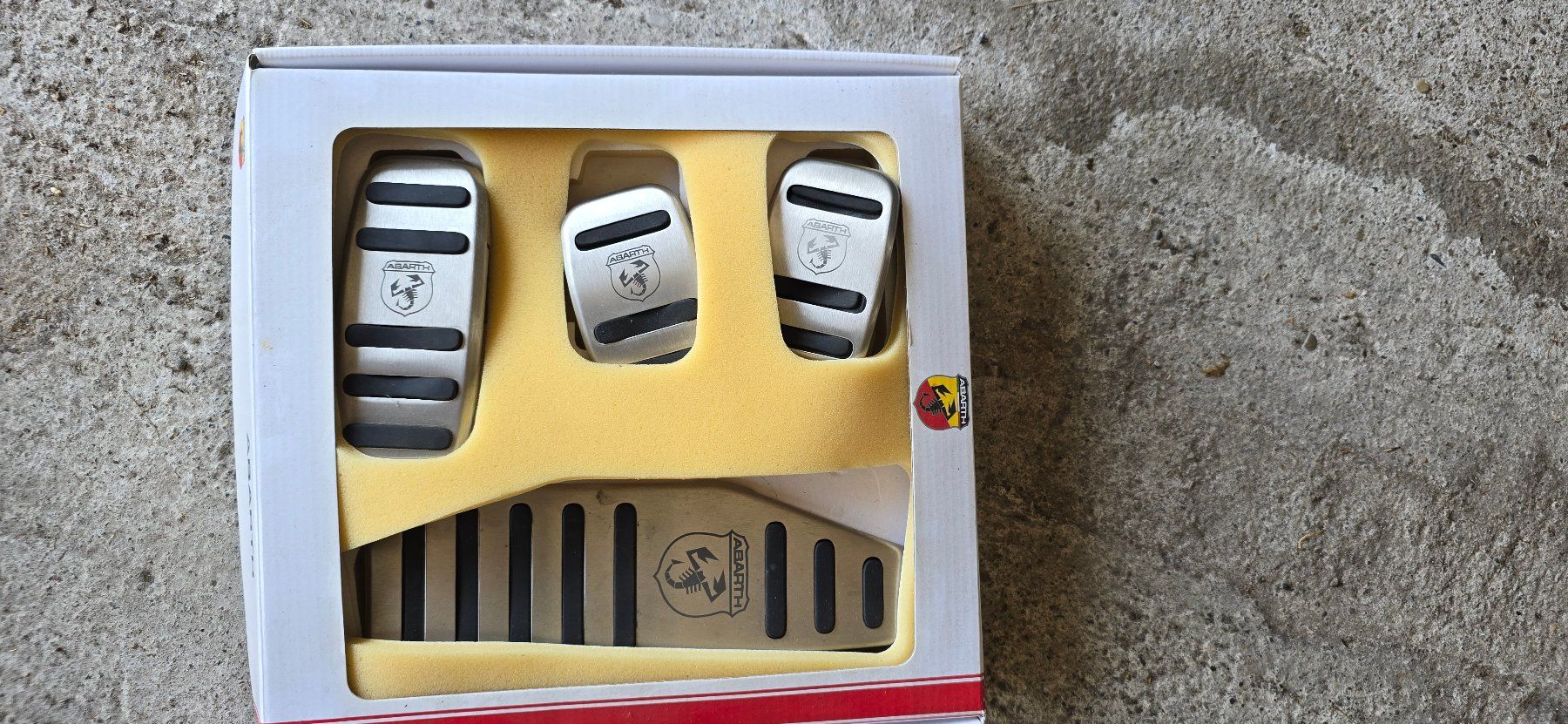 Fiat Tutti pezzi di ricambio auto: Fiat Abarth Pedalset – Usato da Möhlin venduto da Carmaxx 2