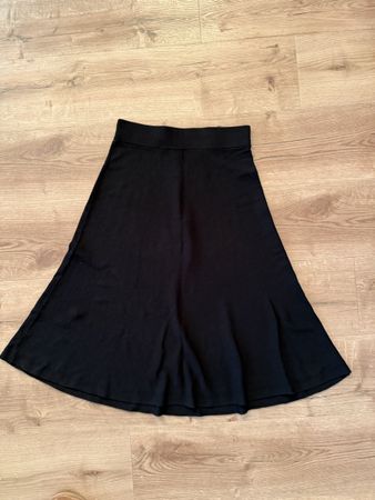 Schwarzer Strickrock von H&M - ideal für den Übergang!