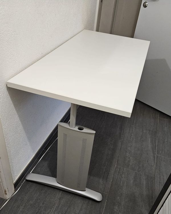 Scrivanie: Neuwertige  Bürotisch/Schreibtisch – Nuovo (secondo la descrizione) da Wald ZH venduto da Sahin81
