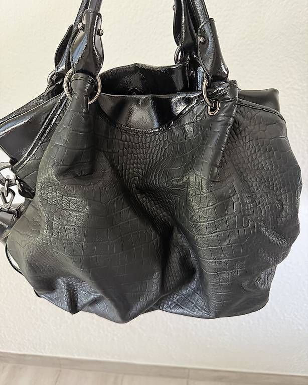 Borse da donna: Handtasche schwarz – Usato da Bergdietikon venduto da ulr_r9x5
