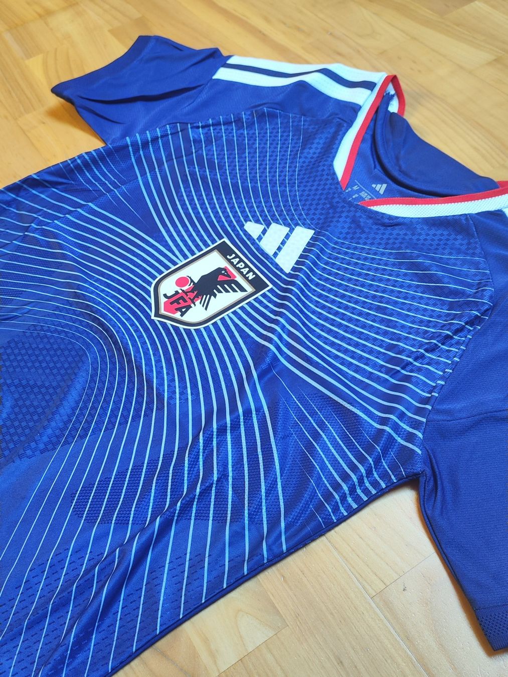 Adidas Canottiere & Pantaloni: Japan Heimtrikot 2026 – Nuovo (secondo la descrizione) da Breitenbach venduto da Lqris 3