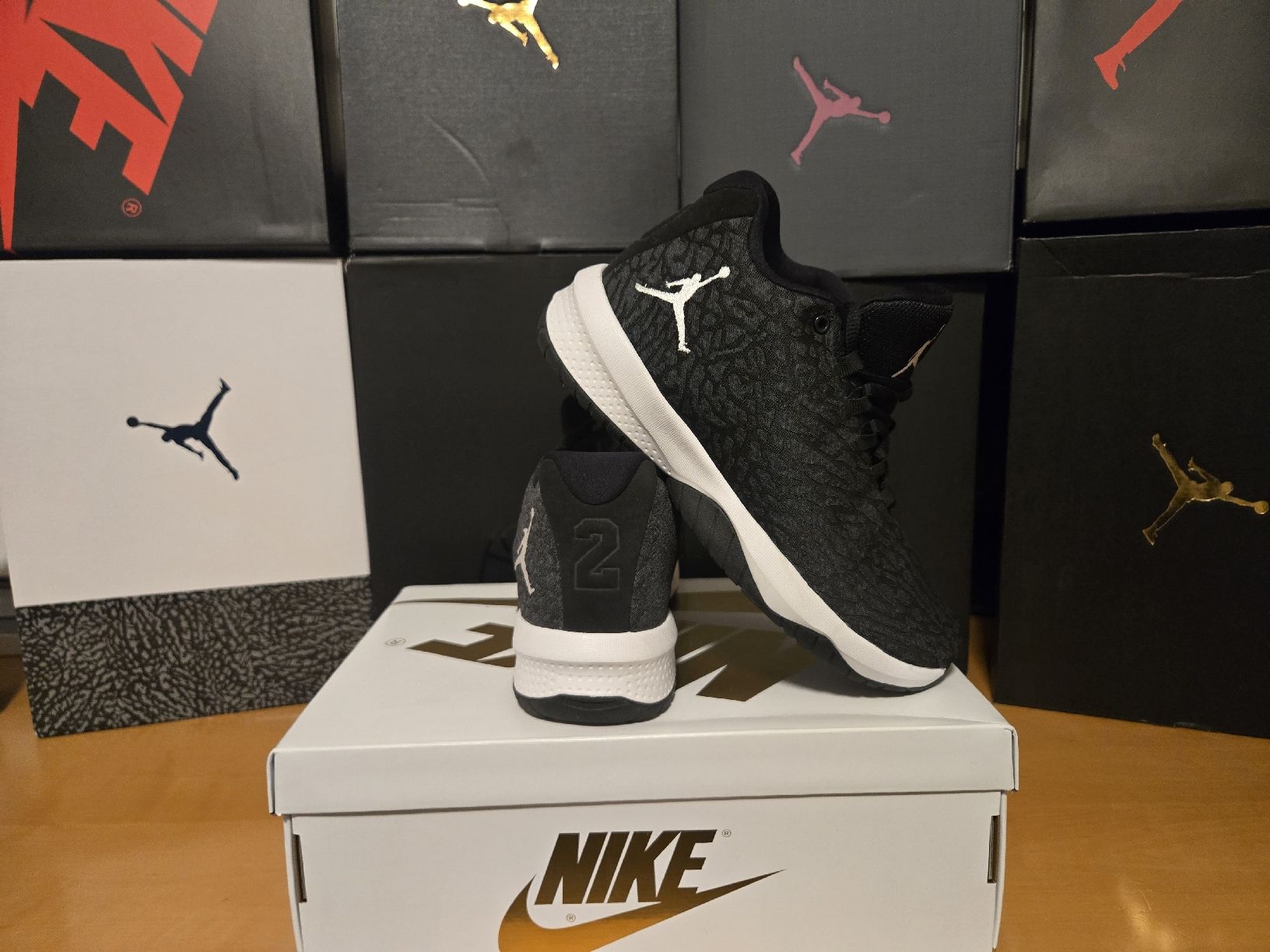 Jordan Scarpe da uomo: Jordan B.Fly Anthracite White Gr. 38 – Usato da Winterthur venduto da SneakersLeo 1