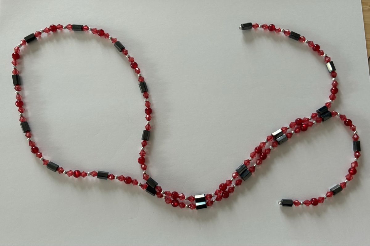 Catenine: Red bead necklace with versatile magnet fasteners – Usato da Basel venduto da cat_sq5m 1