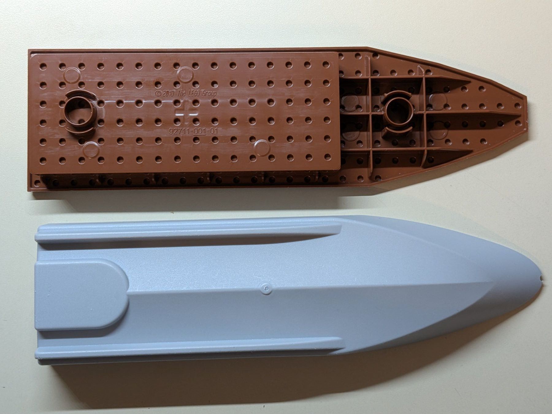Lego Kit di costruzioni: Lego Schiffsrumpf hellgrau/braun [92710c03] – Usato da Port venduto da gecotom 4