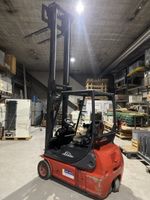 Linde E 16 Elektrostapler mit Ladegerät in sehr gutem Zustan