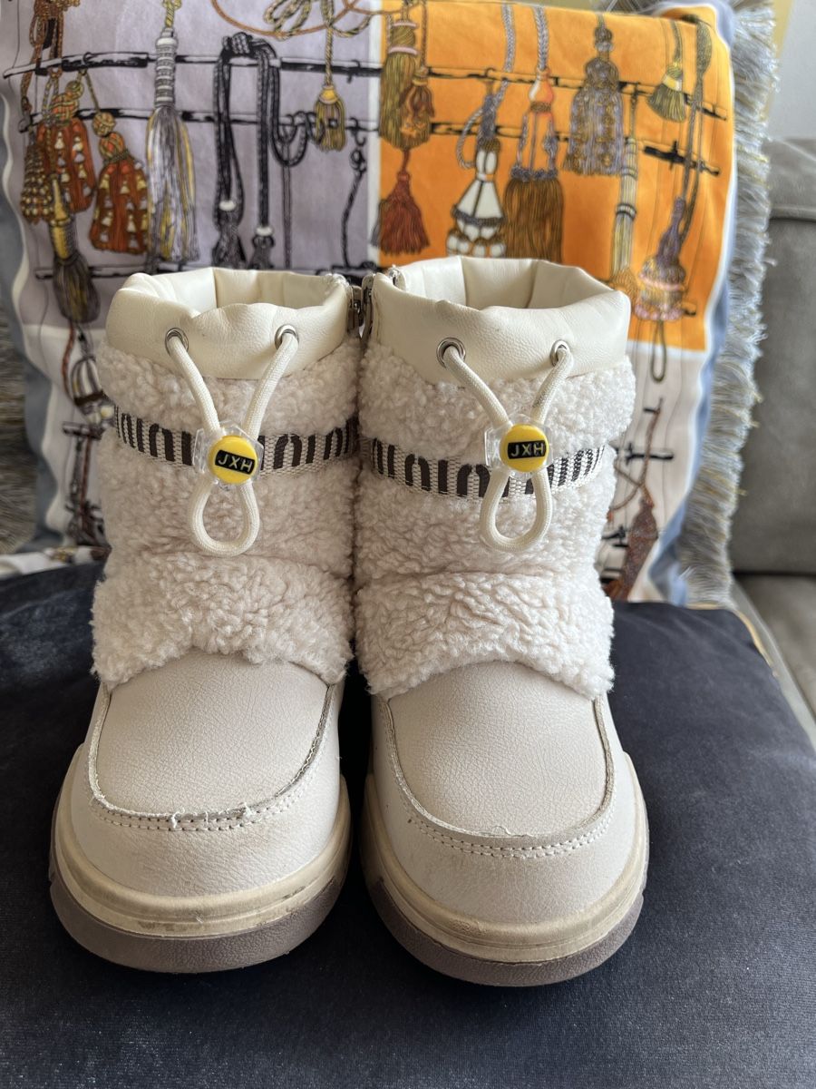 Scarpe per ragazzi: Kinder Winterstiefel Gr. 25 – Usato da Oberengstringen venduto da Baby_Fashion 2