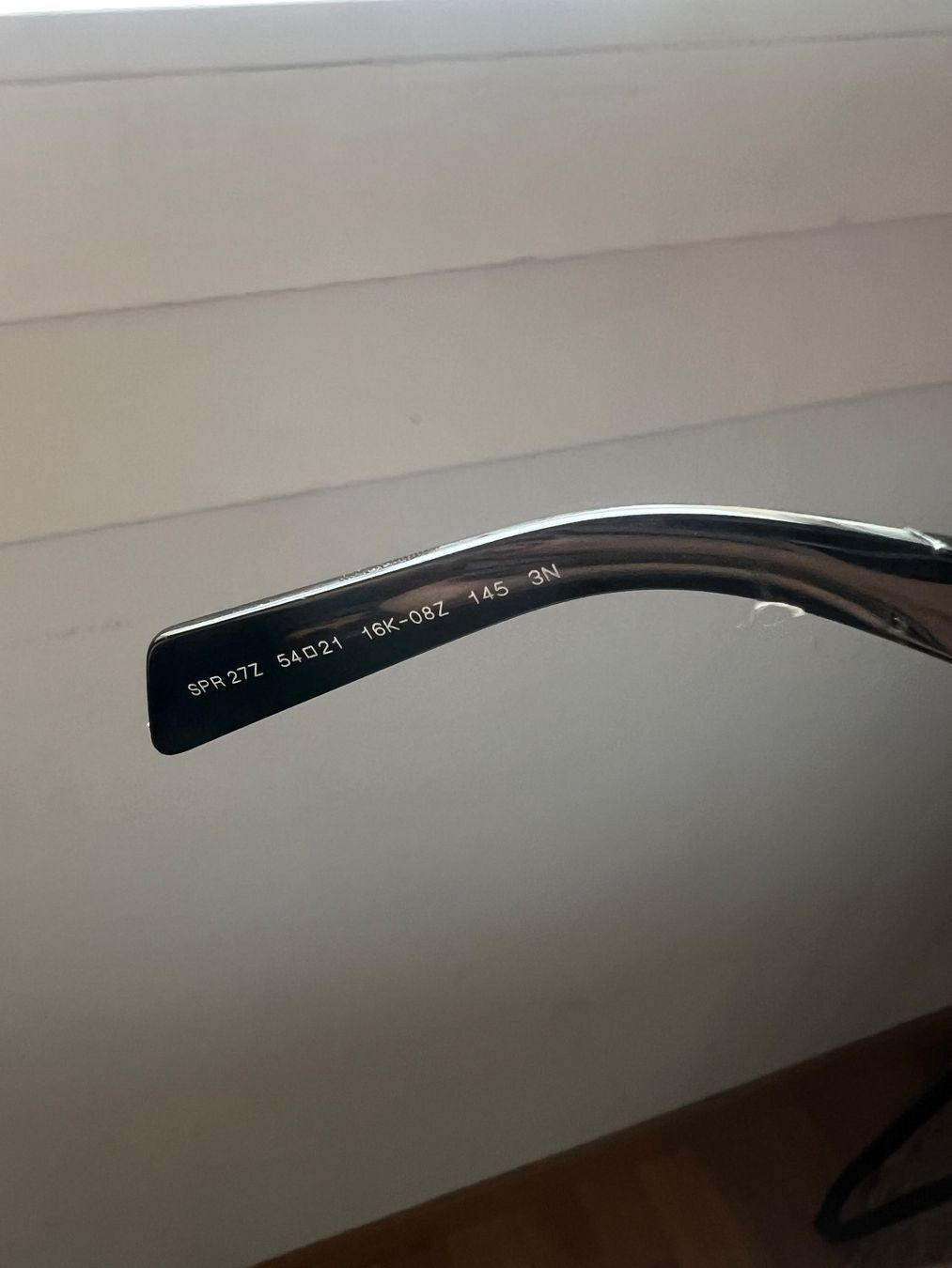 Prada Occhiali & Lenti: Neue schwarze PRADA Sonnenbrille, Modell 27Z – Nuovo e nell'imballaggio originale da Zürich venduto da yellow010 2