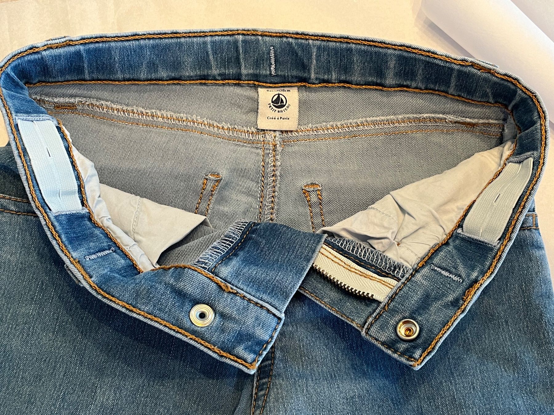 Petit Bateau Pantaloni: Petit Bateau Jeans Mädchen 8J/128cm – Usato da Zürich venduto da asocaciu 1