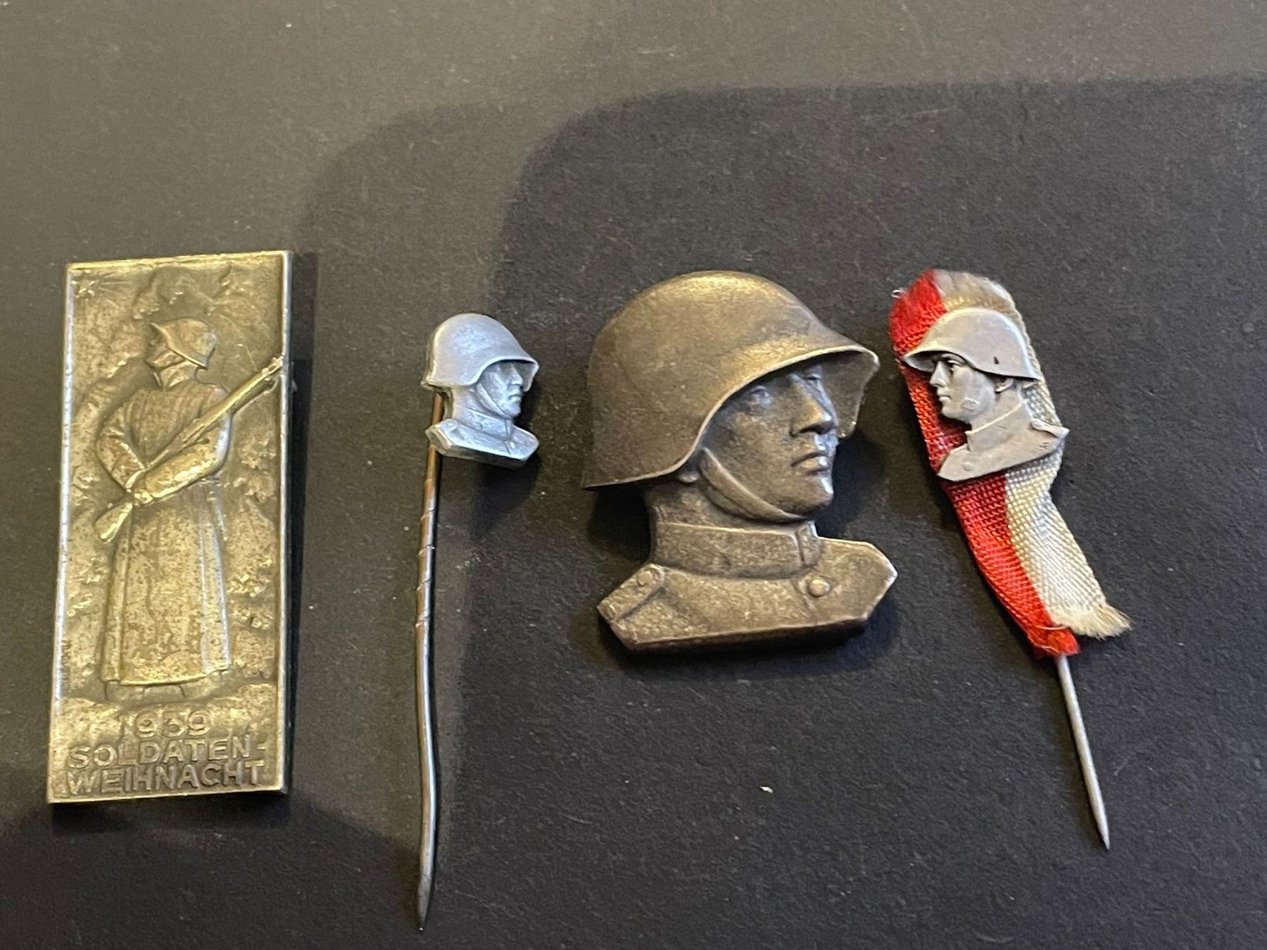 Schweizer Armee Placchette & Badge: Schweizer Armee Div. Abzeichen – Usato da Aarburg venduto da glaibasel57