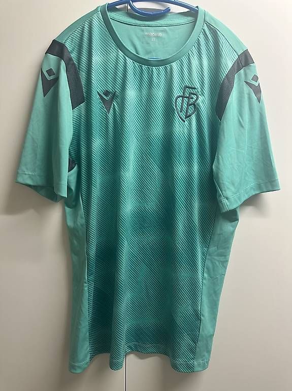 FC Basel Leibchen & Hosen: Fc Basel Macron Trikot | Gr. XL – Gebraucht aus Basel von fasnachtsoutlet1965