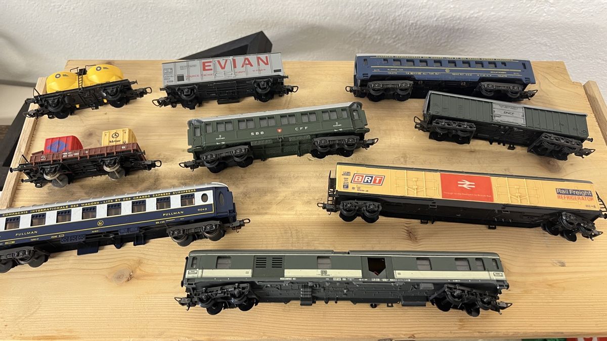 Lima Trains électriques: Konvolut Modelleisenbahn Züge – D'occasion à Unterkulm par Sita013 1