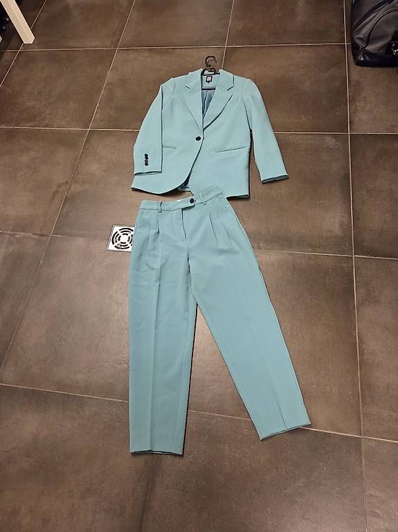 Completi & Tailleur: Hosenanzug Damen 36 – Usato da Nottwil venduto da nic_qx8k