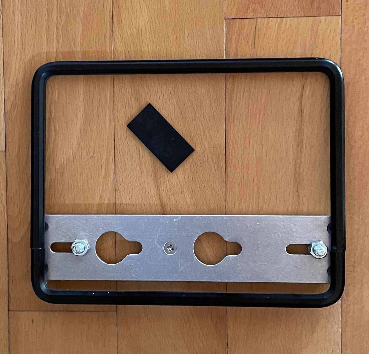 Sonstige Dekorationen & Accessoires: Support de plaque moto CH - noir mat – Neu (gemäss Beschreibung) aus APPLES von az02