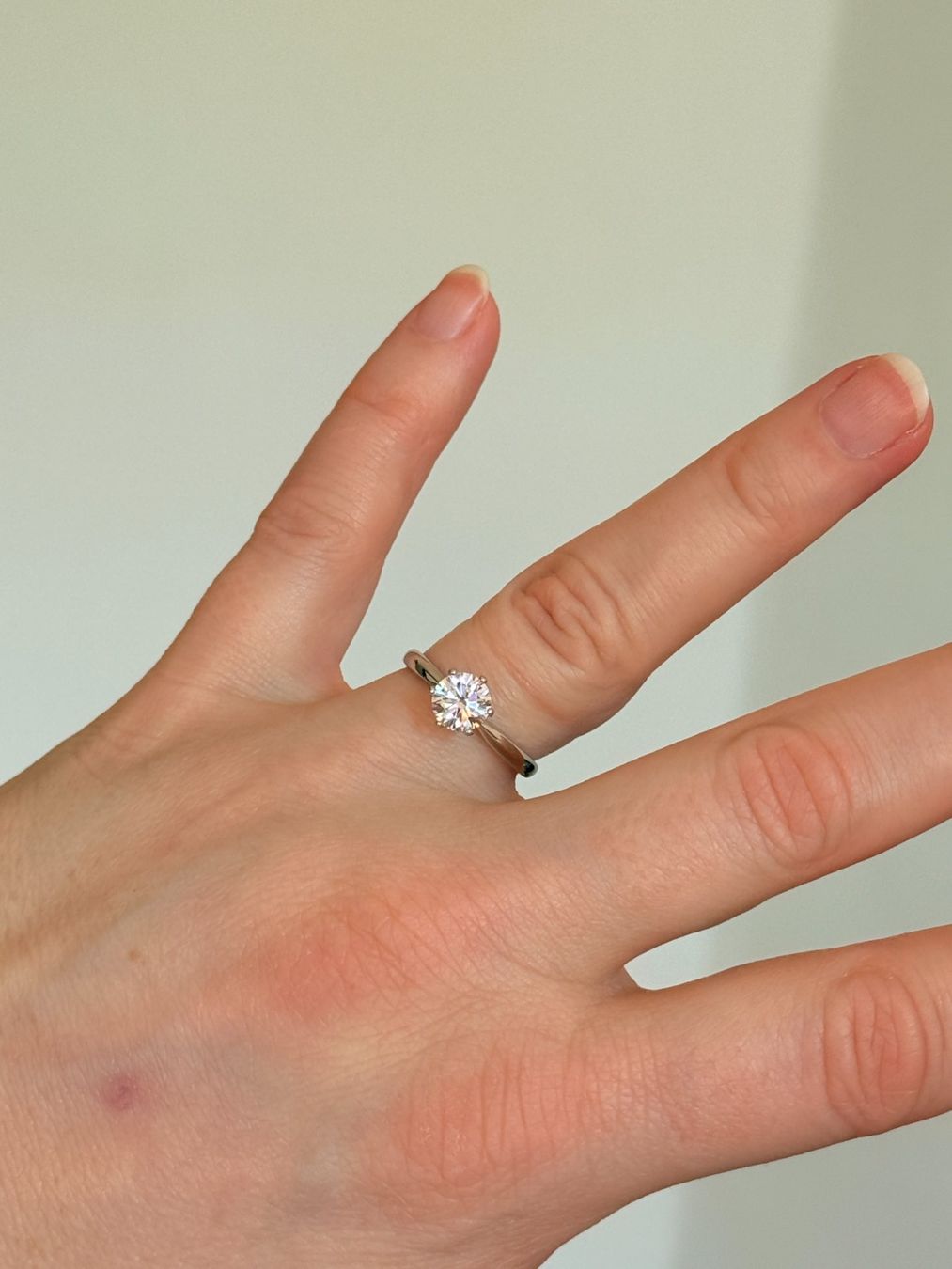 Anelli: 6,5MM 1CT WHITE COLOUR D Moissanite ring with Certificate – Nuovo e nell'imballaggio originale da Genève venduto da AGBERG 7