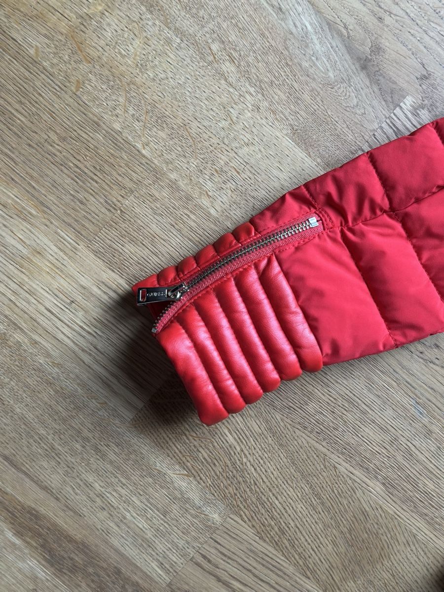 Guess Giacche: Guess Jacke - rot – Nuovo (secondo la descrizione) da Basel venduto da FatmaCan52 7