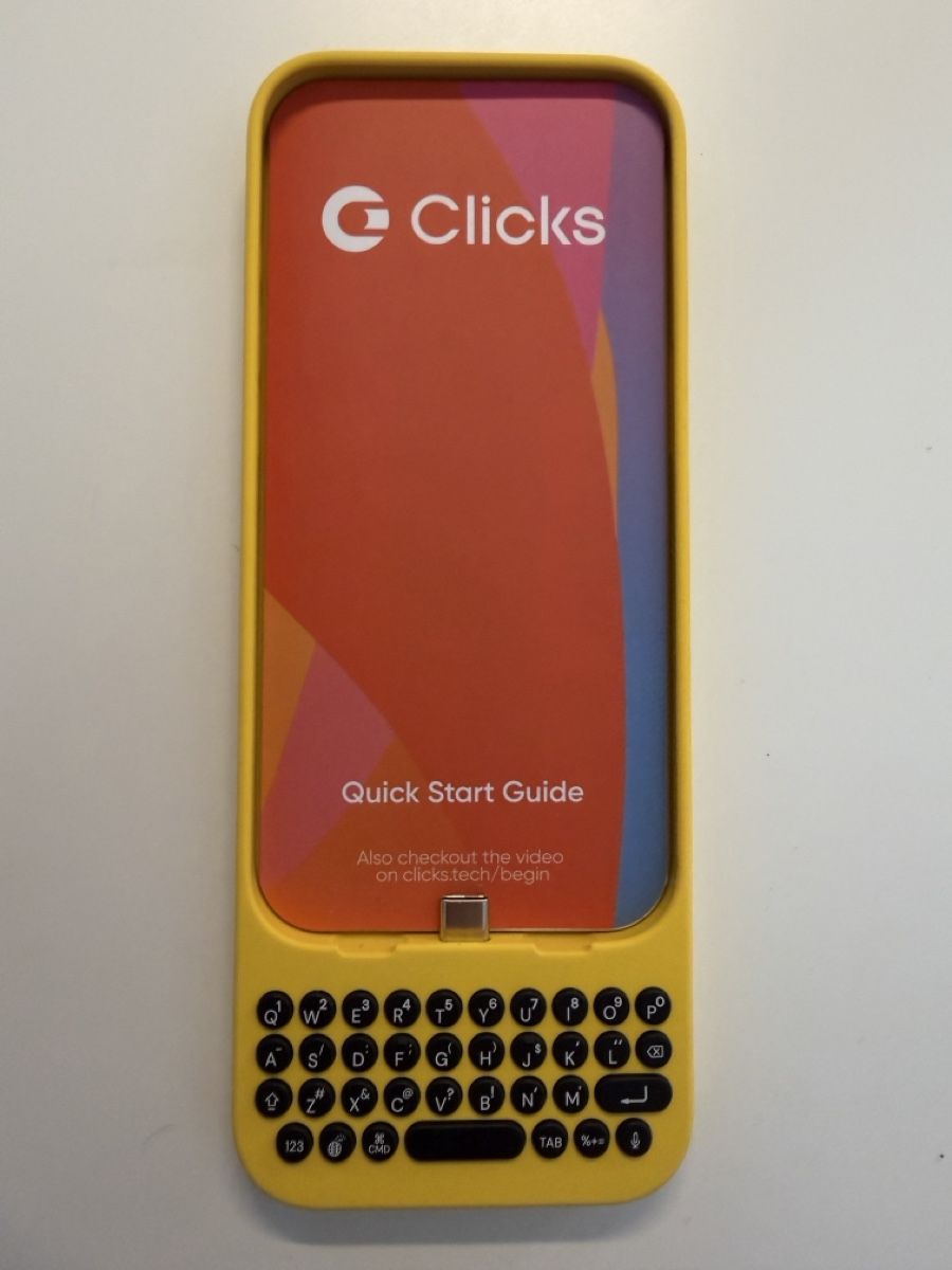 Apple Covers & Schutzfolien: Clicks Creator Keyboard iPhone 15Pro – Gebraucht aus Gland von Lucie1201