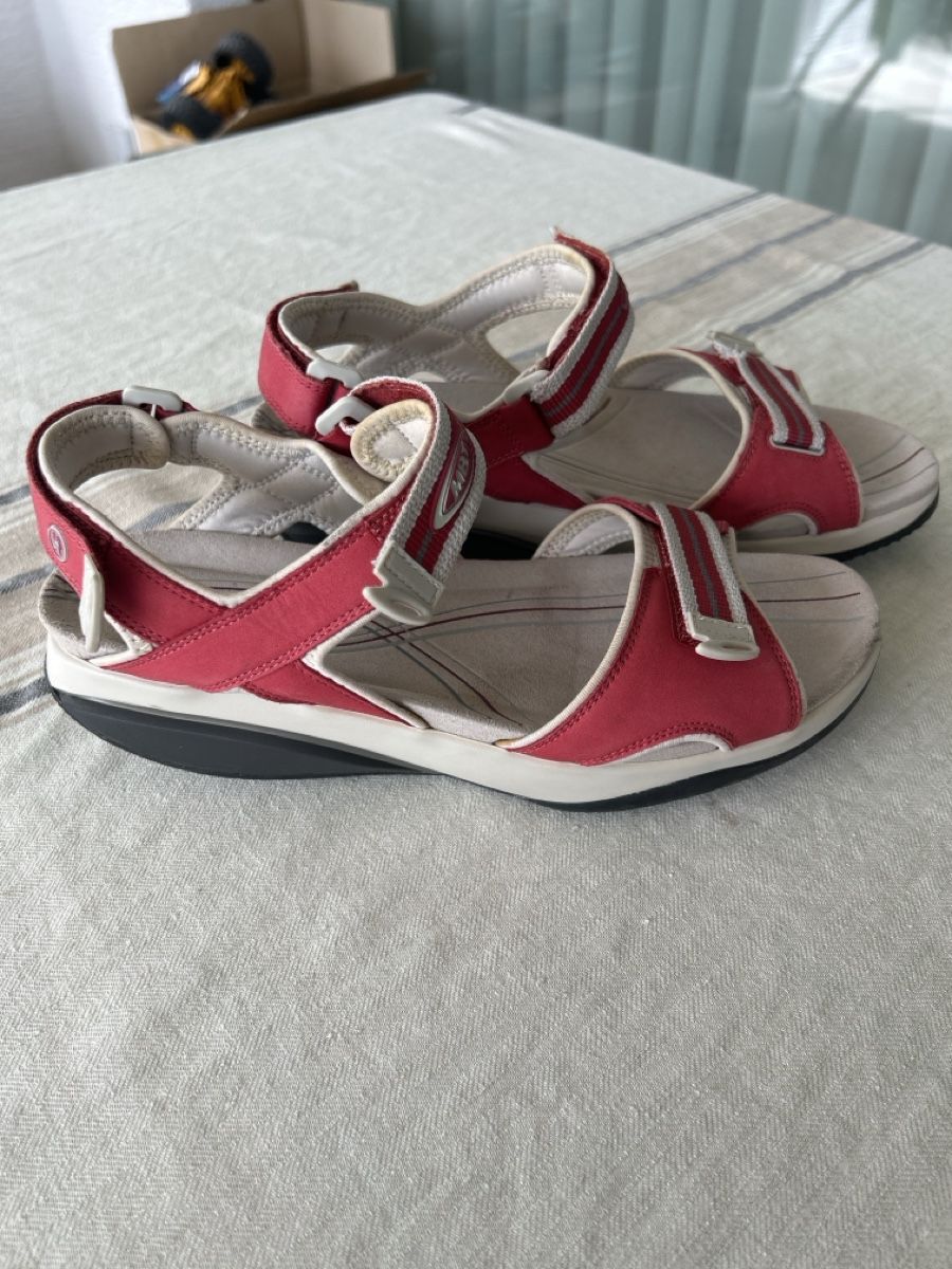 MBT Chaussures femmes: MBT sandale  – Défectueux à Erlinsbach par MM59 1