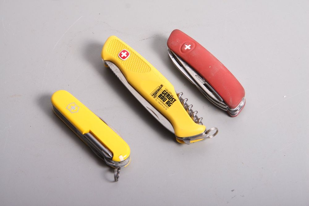 diverse-ch-taschenmesser-3x-kaufen-auf-ricardo