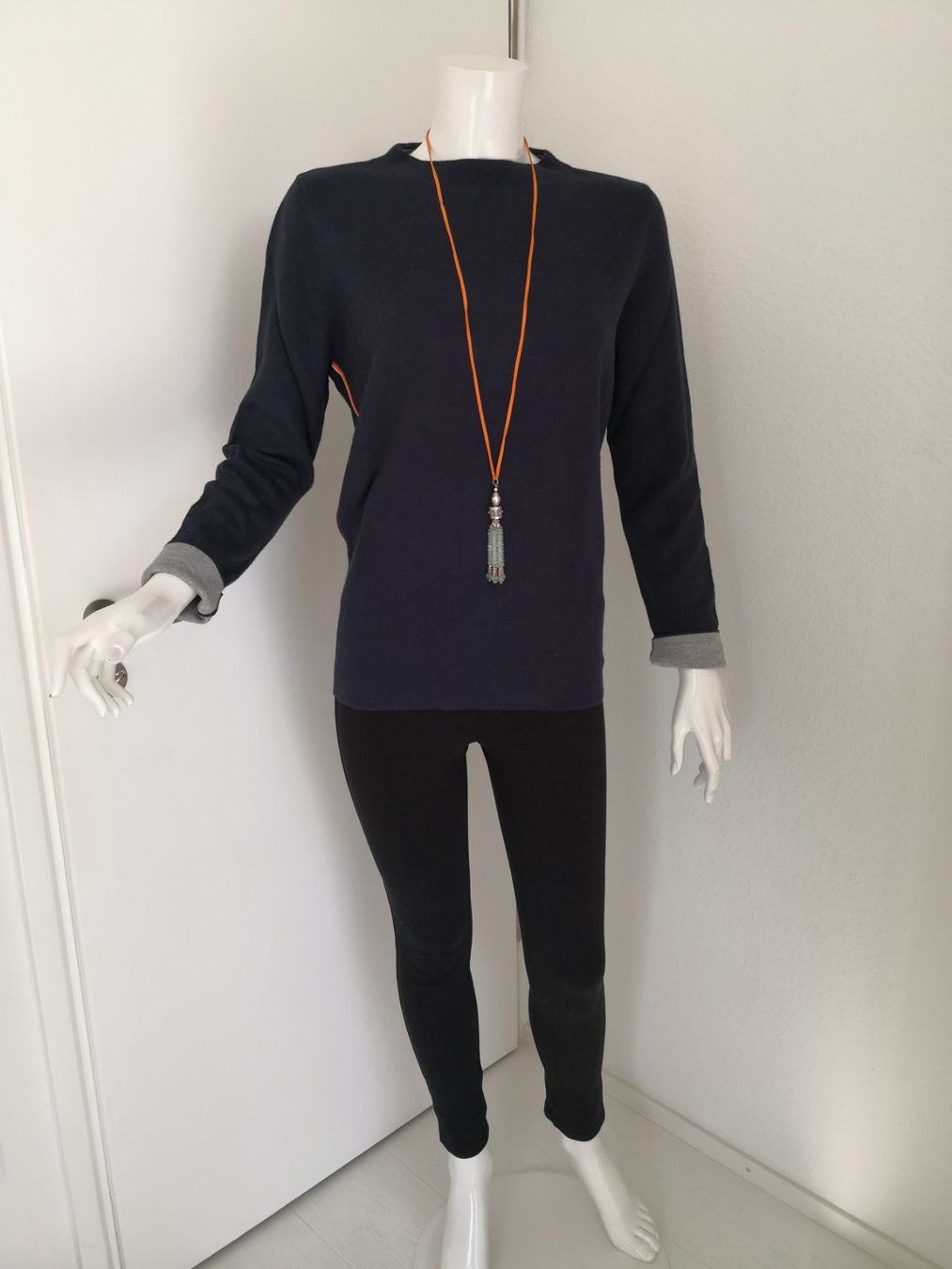 S.Oliver Maglioni & Felpe: 🤩S.OLIVER STRICK-PULLOVER DUNKELBLAU MIT ORANGE-STREIFFEN – Usato da Olten venduto da Naja-Twins-Twins 1