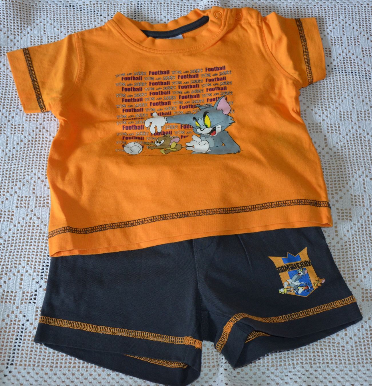 Ensembles coordonnés: TAILLE  62-68 - TOM & JERRY – D'occasion à Chiasso par Dolly015