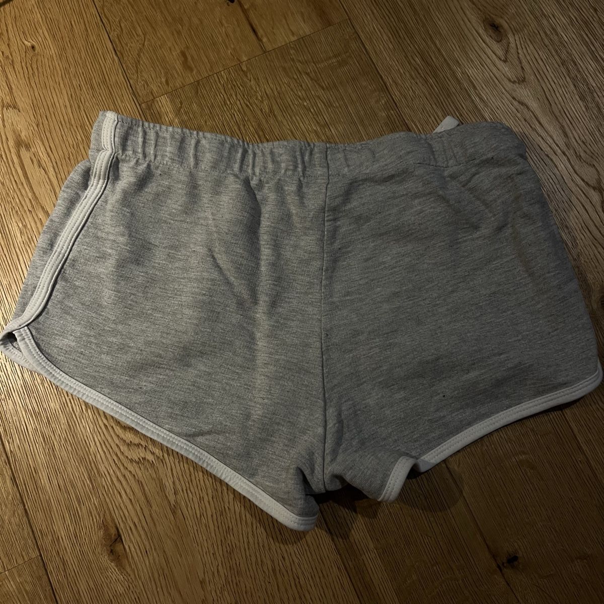 Negligees & Pigiami: Pyjama Shorts Grau – Usato da Chur venduto da noe_mh8b 1