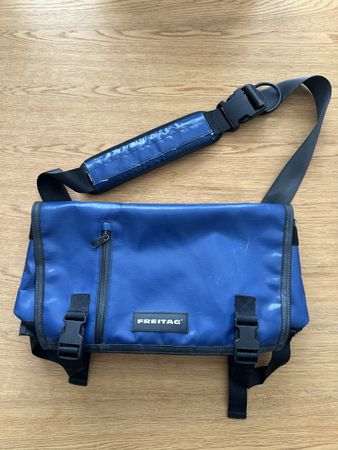 Freitag Umhängetasche blau 