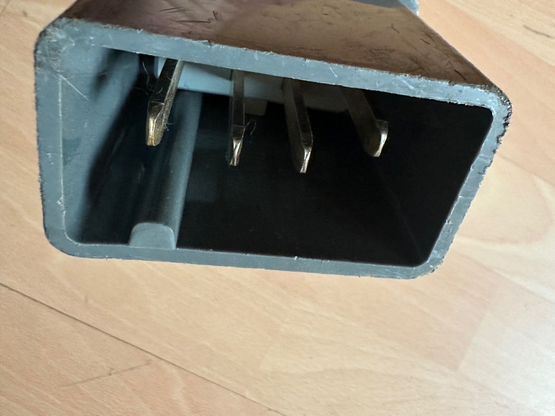 Spine: J 25/4 Polig Stecker CMC – Usato da Huttwil venduto da Bolpa 1