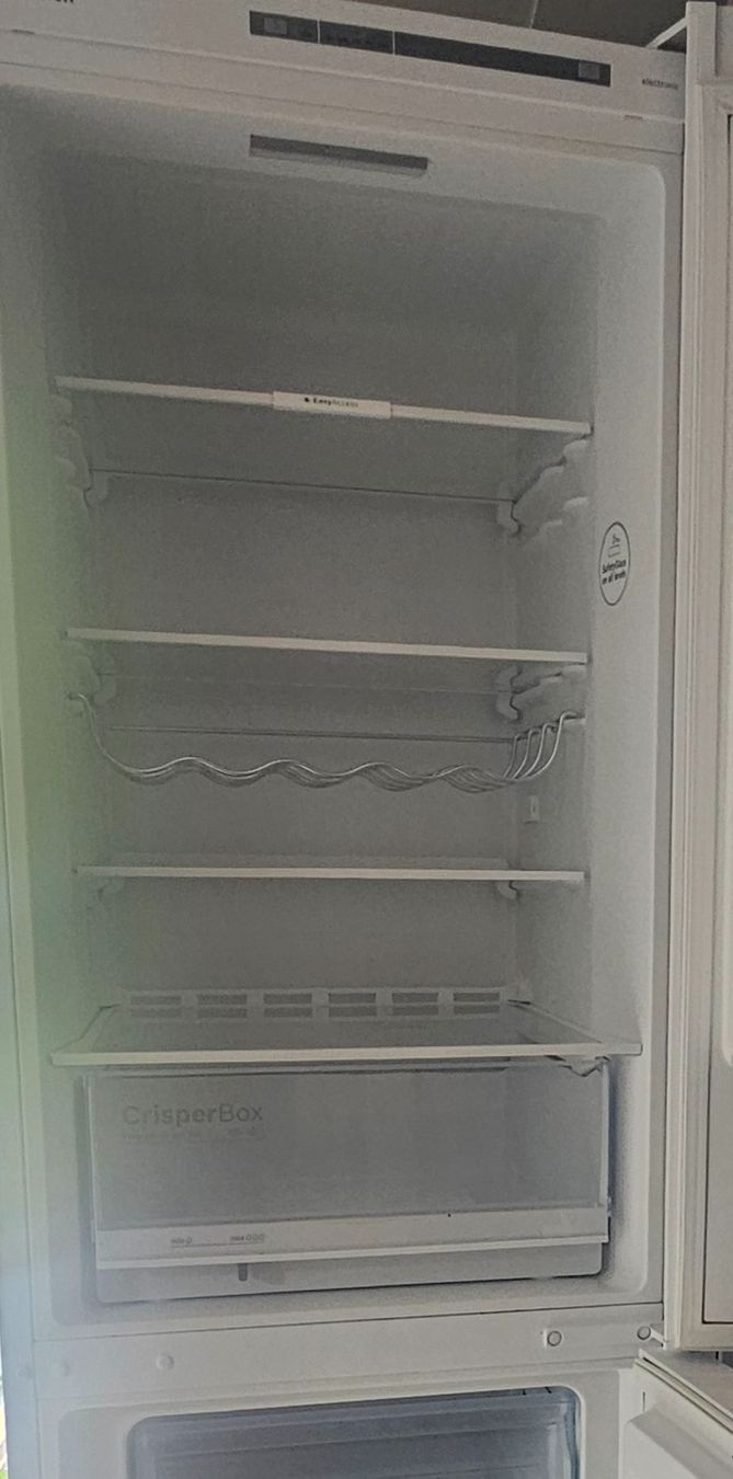 Bosch Frigoriferi: Bosch Refrigerator Interior Used Good Condition – Usato da Rheineck venduto da ama_h57c