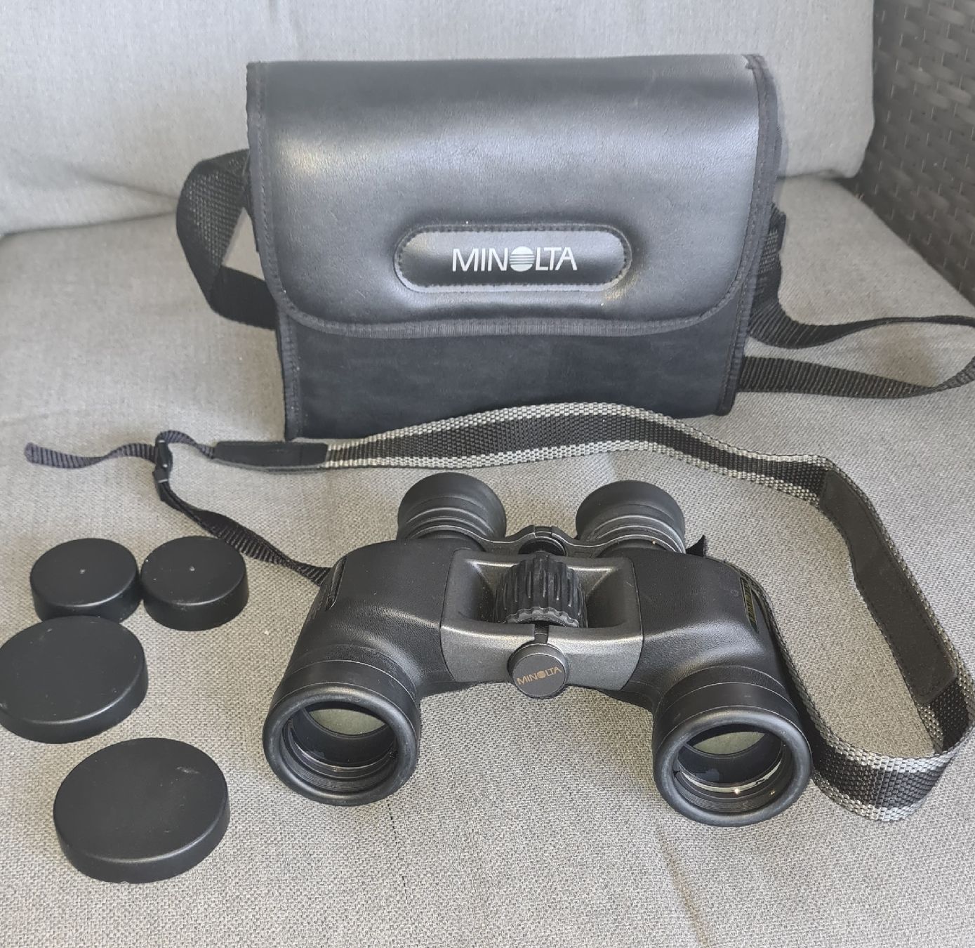 Minolta Feldstecher: Minolta Fernglas – Gebraucht aus Nebikon von Draga25