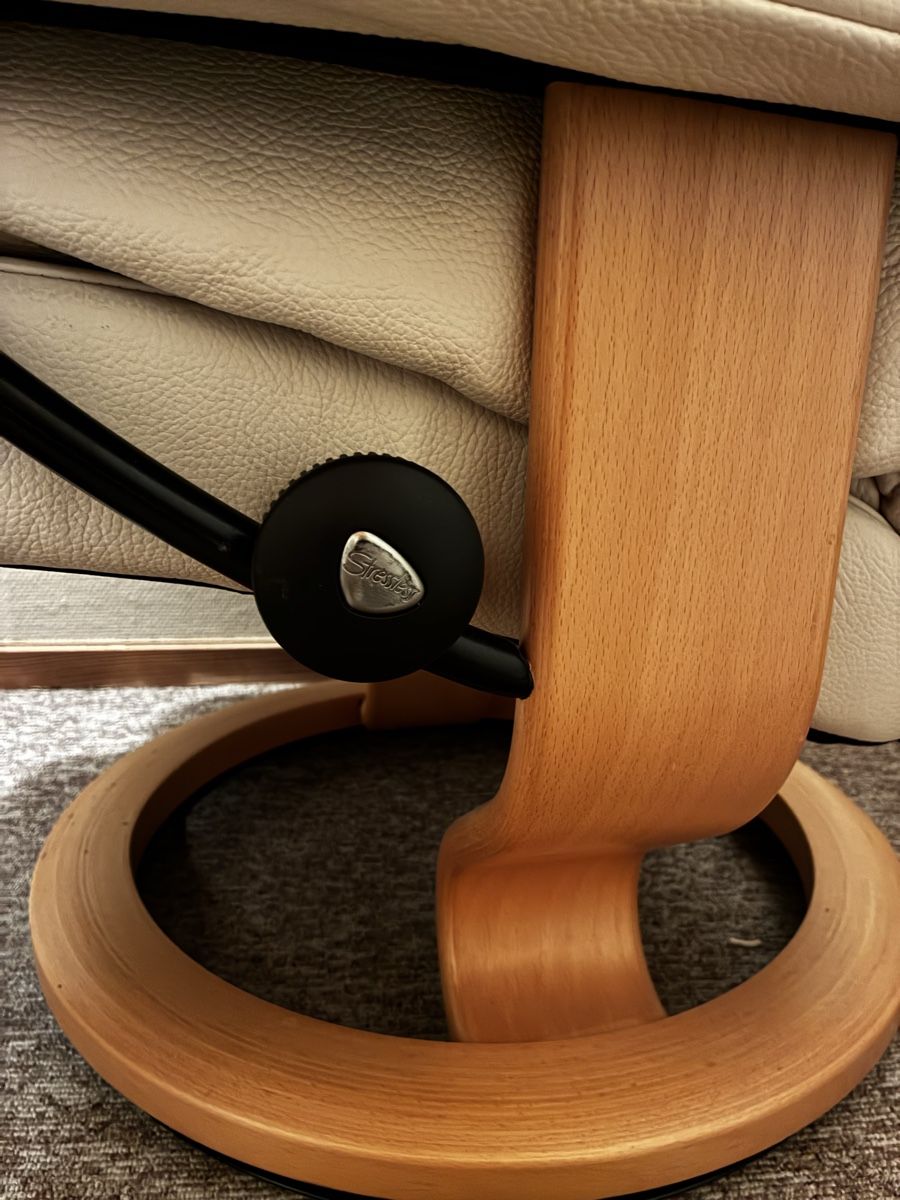 Sessel: Stressless Relaxsessel mit Hocker helles Leder gebraucht – Gebraucht aus Bern von rfw_2bmh 1