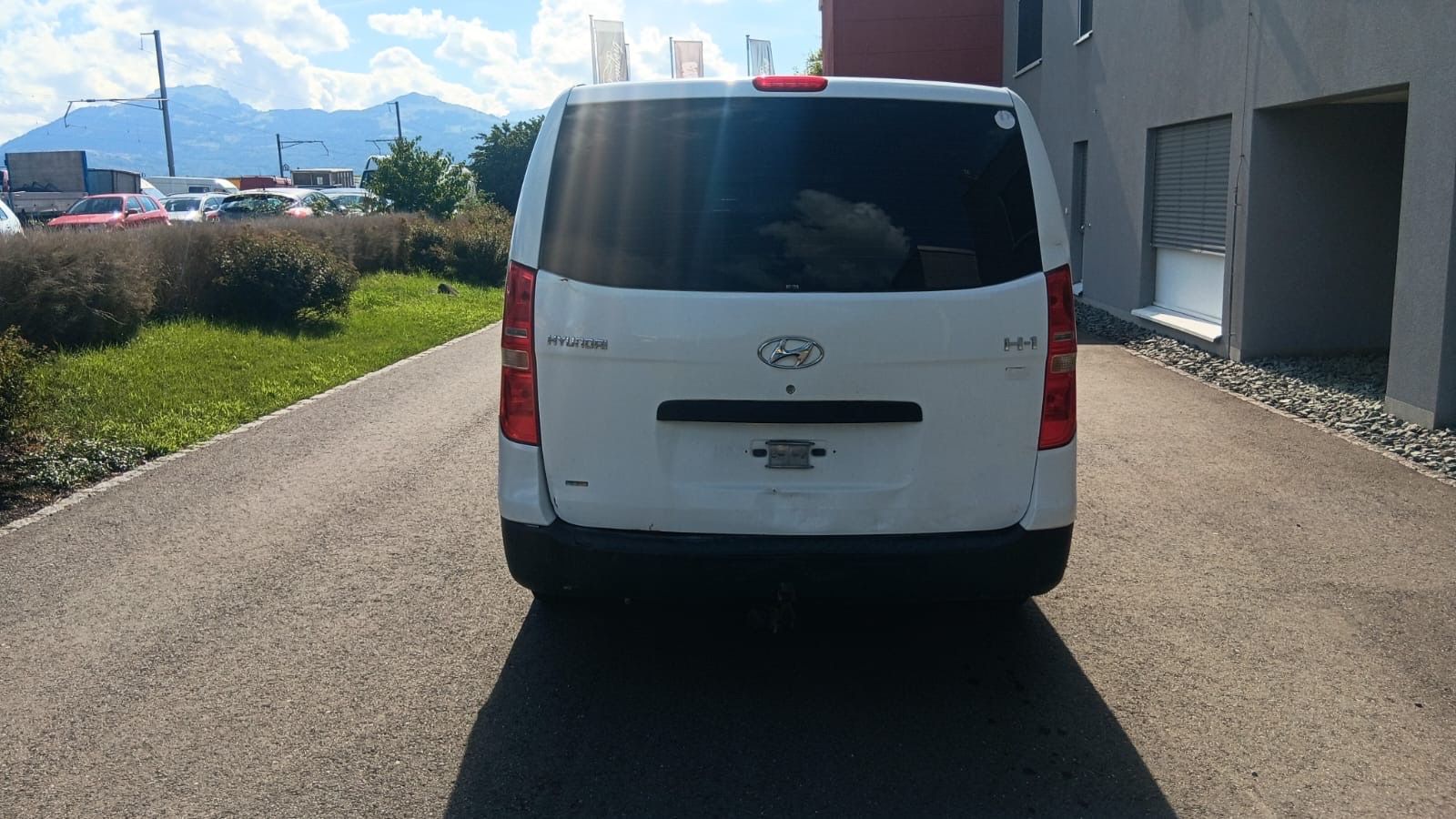Hyundai Nutzfahrzeuge: HYUNDAI H-1 Cargo 2.5 – Gebraucht aus Rebstein von TonyRasta-Autohandel 3